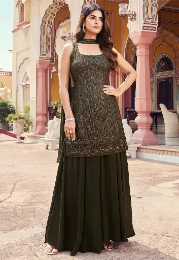 Traje de georgette bordado en verde oliva oscuro